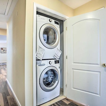 Ideally Located Glen Cove Apartment! Екстериор снимка