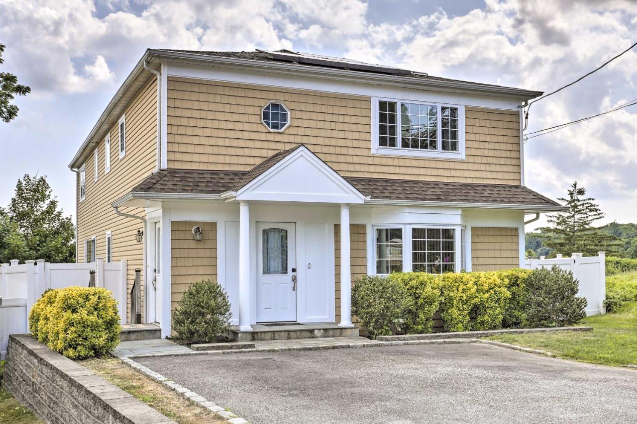 Ideally Located Glen Cove Apartment! Екстериор снимка
