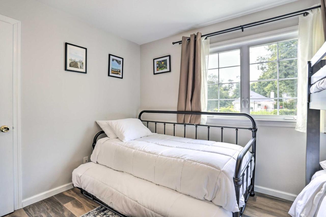 Ideally Located Glen Cove Apartment! Екстериор снимка